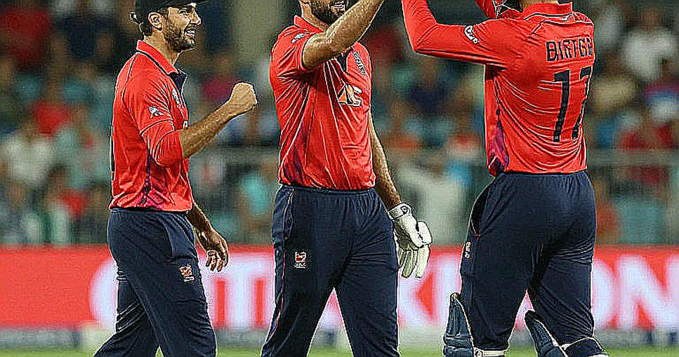 বোল্যান্ডের পাঁচ উইকেটের পর ব্যাট হাতে ধস: চতুর্থ দিনের সকালে অস্ট্রেলিয়ার ২২/৩ কী বলে