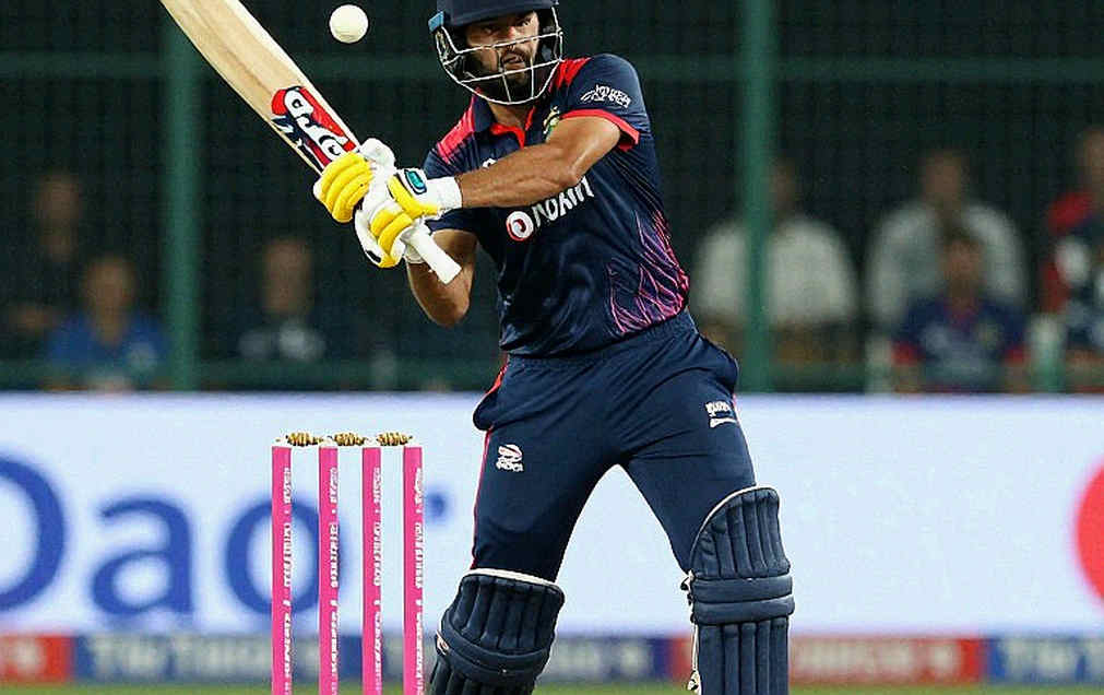 ট্রান্সফার উইন্ডোর তারকা-ফাঁদ: ফ্র্যাঞ্চাইজি ক্রিকেটে দাম আর ভূমিকার ফাঁক