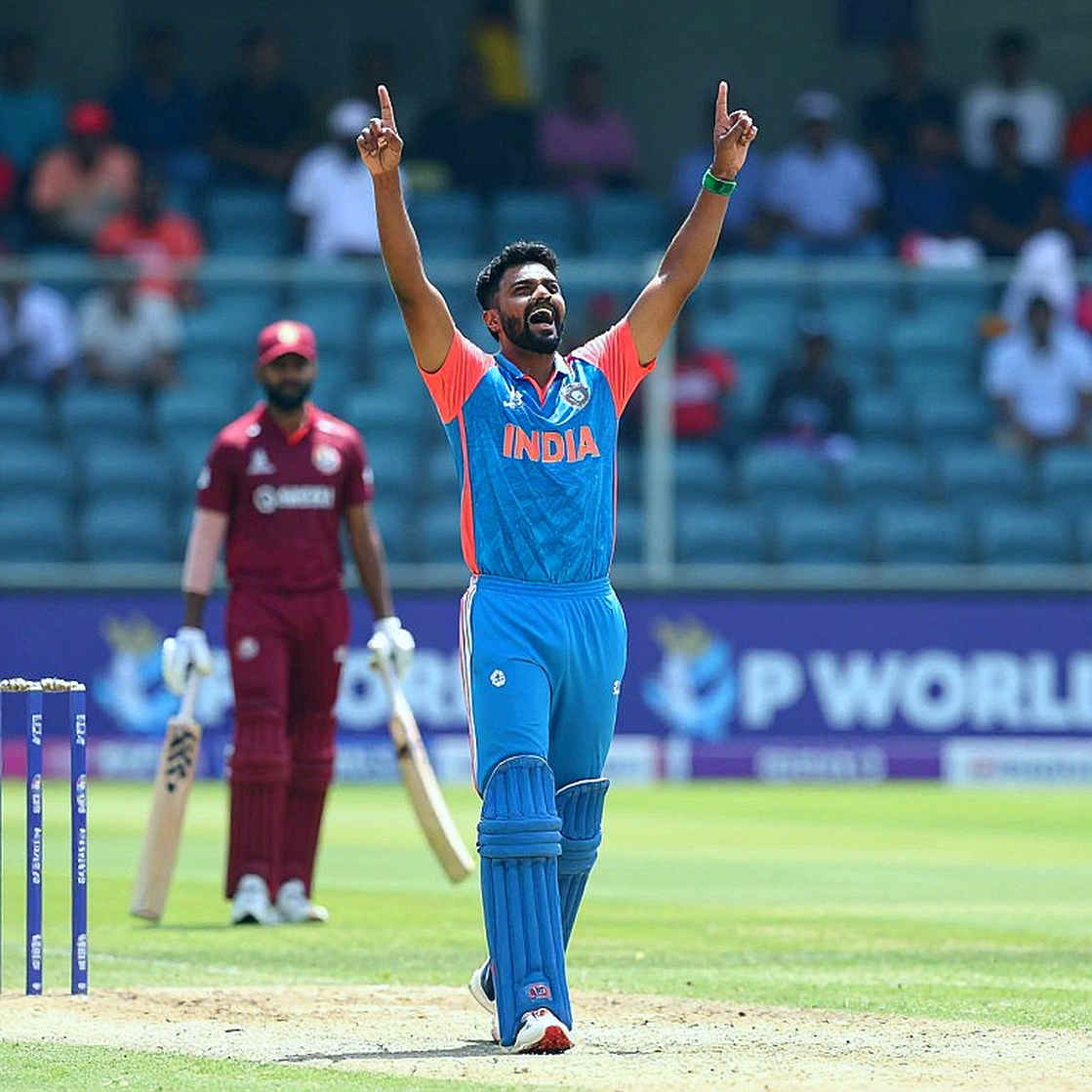 ট্রফি থেকে পিচে: বাংলাদেশ নারী দলের প্রথম অস্ট্রেলিয়া সফর ও ওয়ানডের নতুন হিসাব